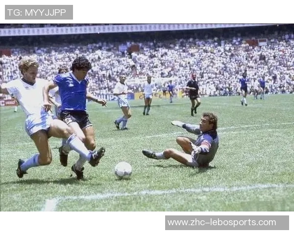 世界足球明星的传奇旅程与辉煌成就解析 世界足球明星的传奇旅程与辉煌成就解析